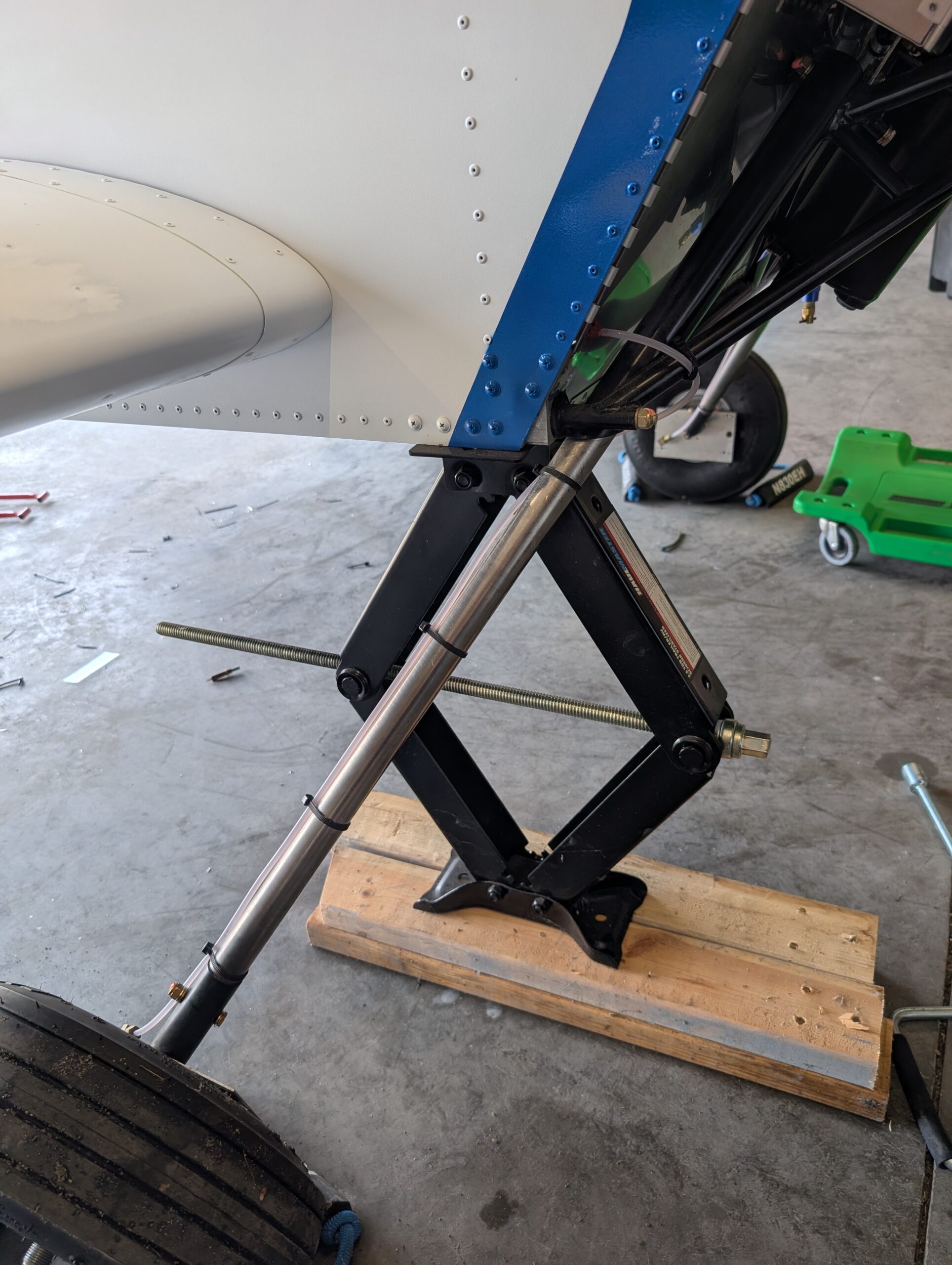 Landing Gear Bolt Service Bulletin